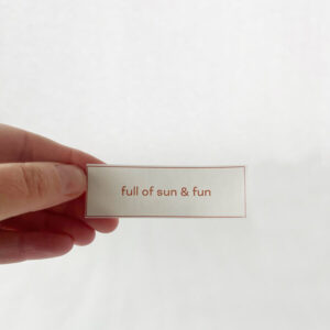 sticker beige full of sun bruin 7,5 x 2,5 cm